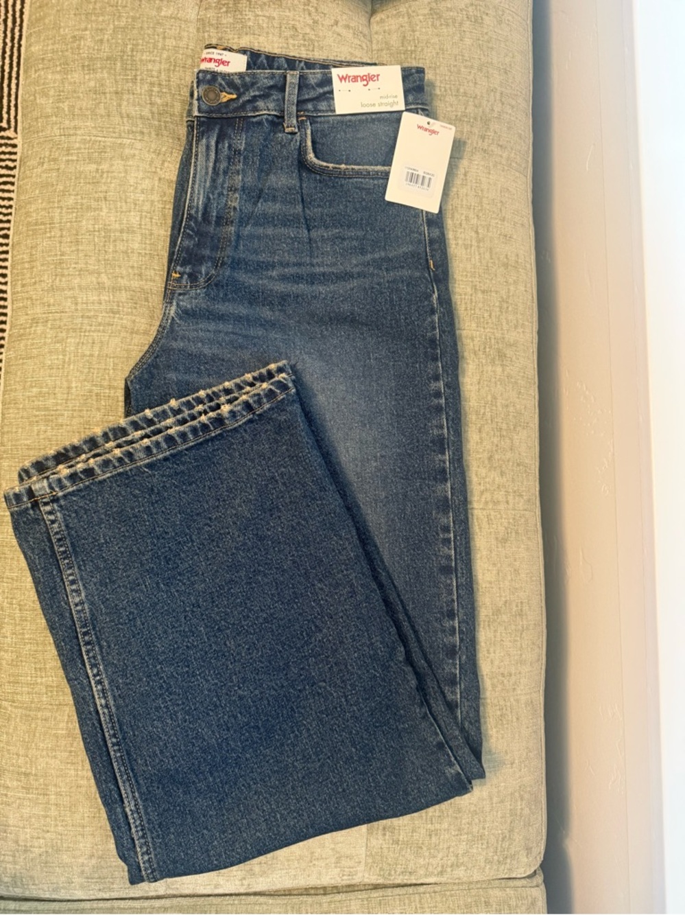 Wrangler Mid Rise Loose Straight Blue Denim Jeans NWT Size 6